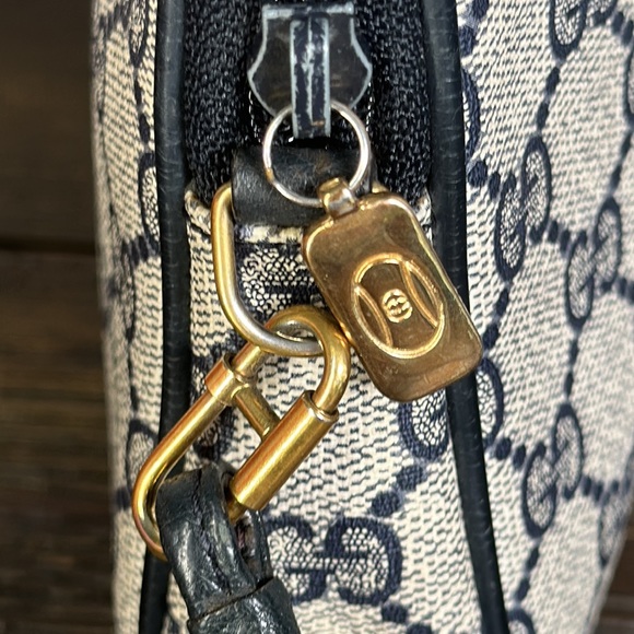 GUCCI Vintage GG Plus Camera Bag! In Great Vintage Condition!! - Picture 10 of 16